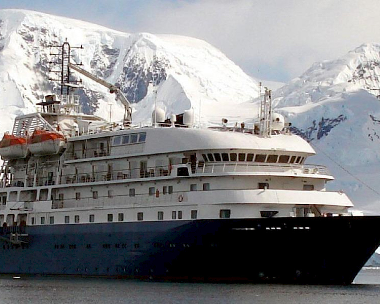 Contract Win - Noble Caledonia - Hebridean Sky - Dry Dock December 2025 - Gran Canaria